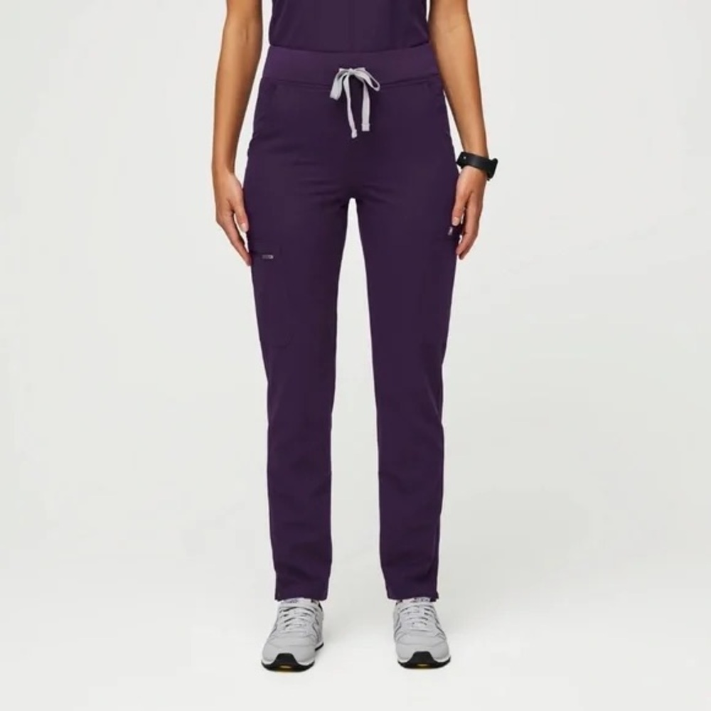 Figs Women’s High Waisted Yola Skinny Scrub Pants - Picture 4 of 4